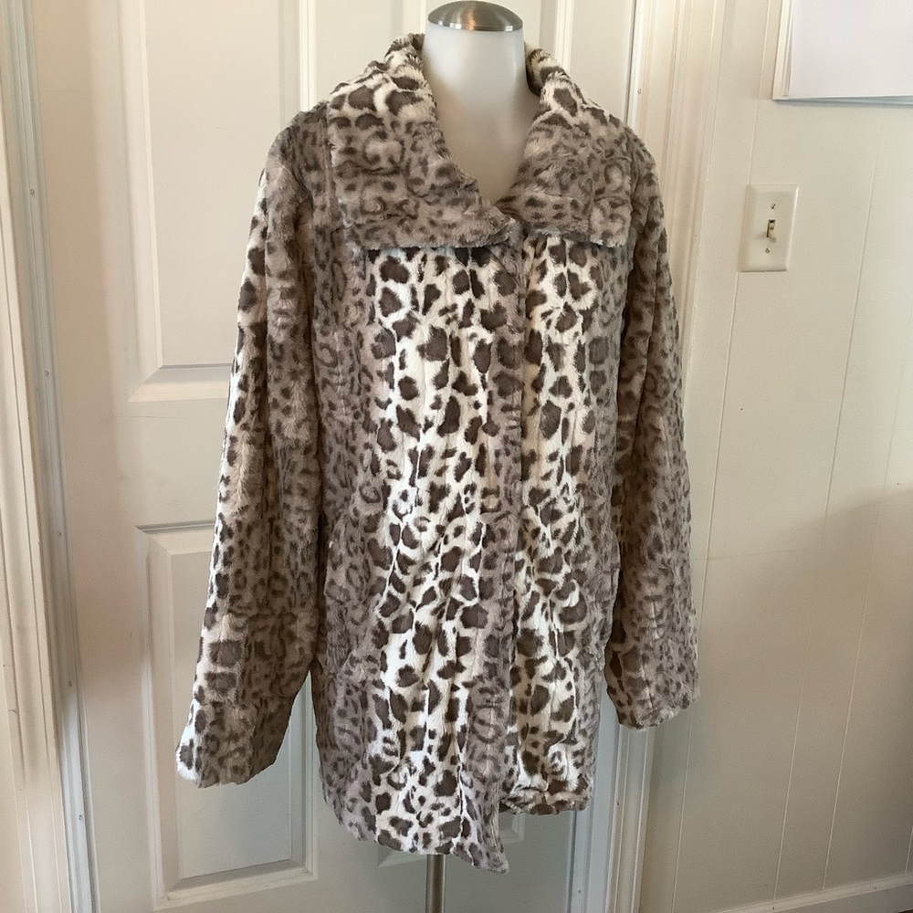 Dennis Basso animal print jacket size 1X